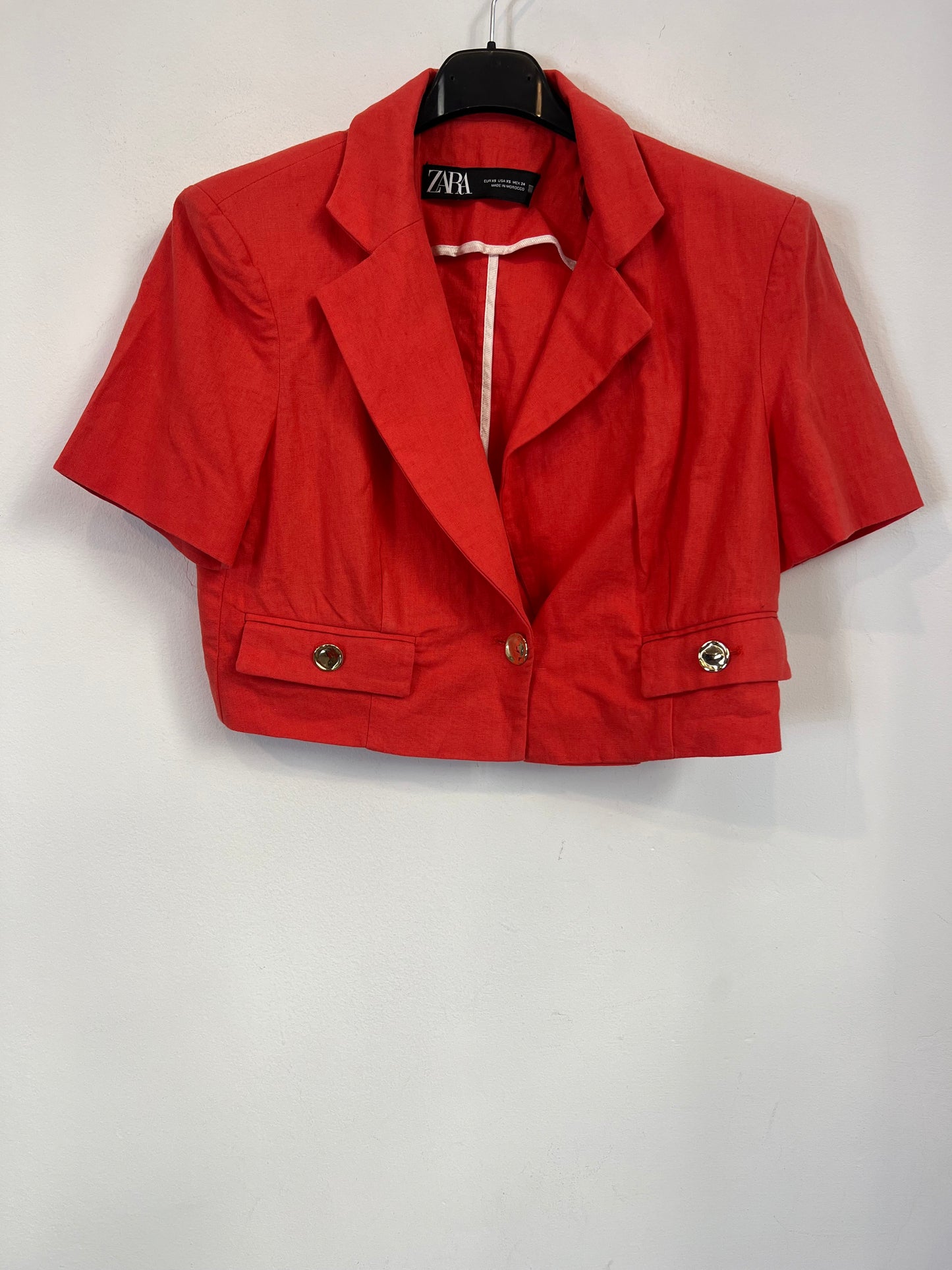 ZARA. Total look rojo blazer crop  y pantalón T.xs