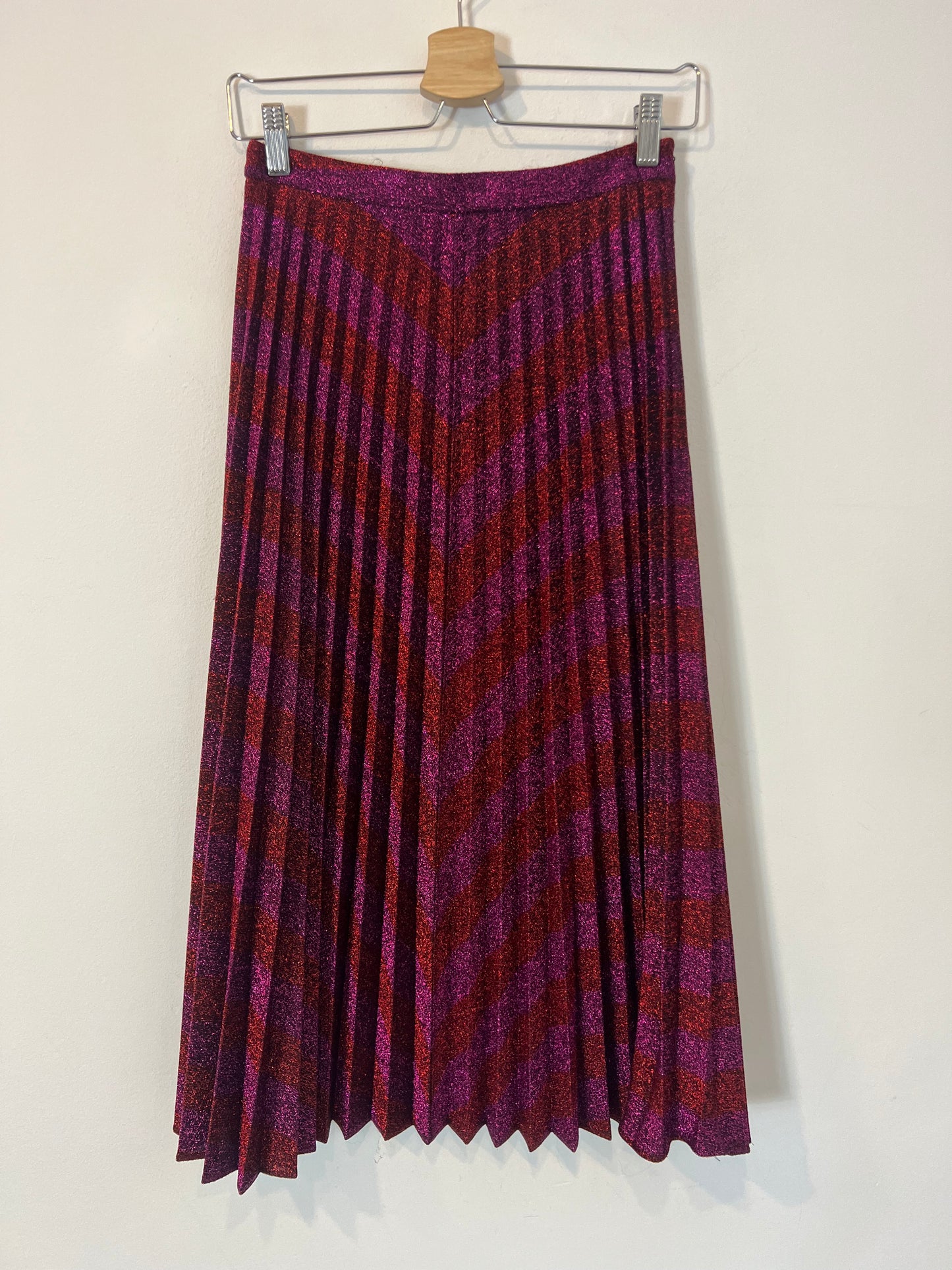 ZARA. Fuchsia pleated midi skirt. XS