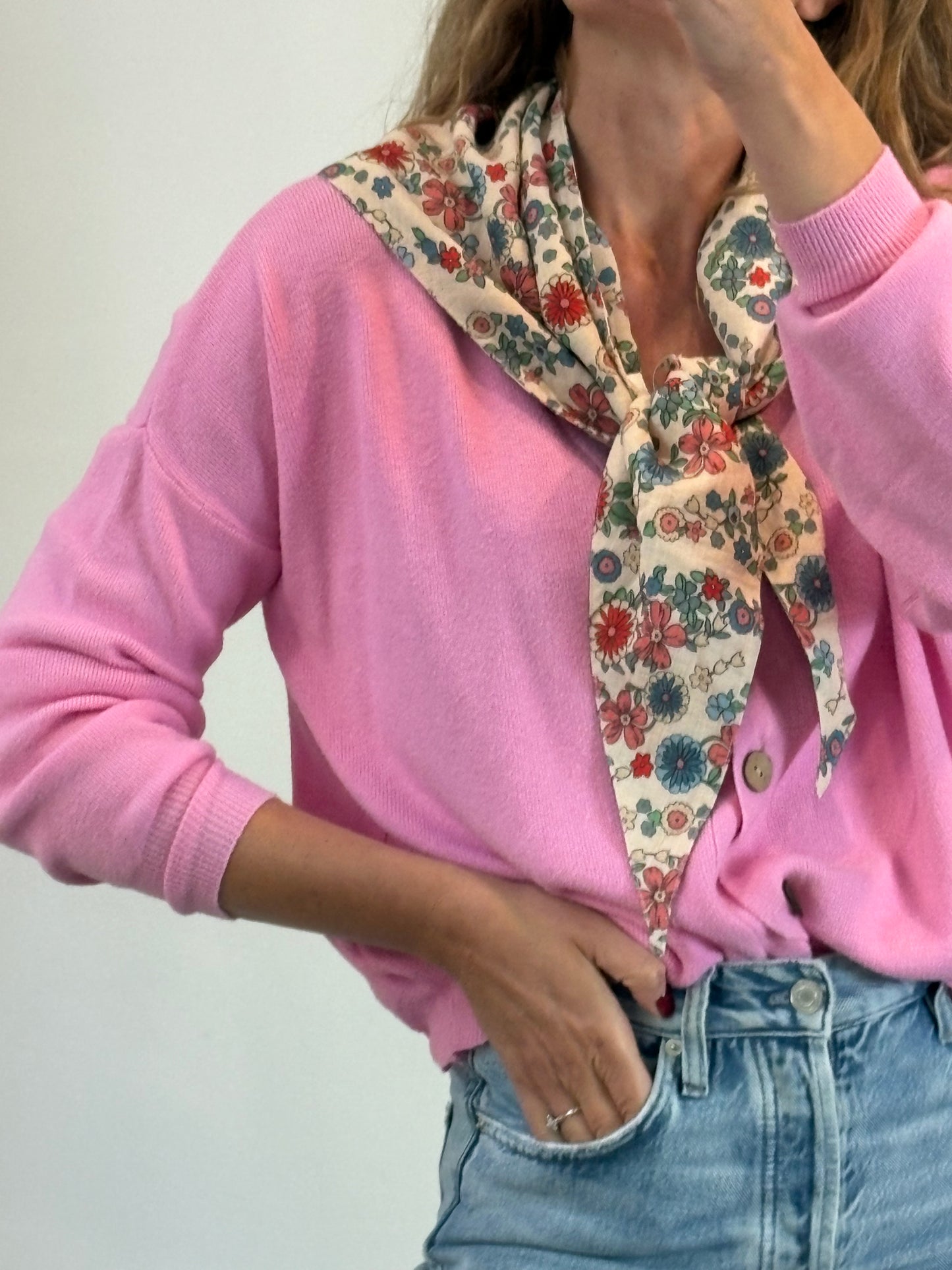 JOSEPHINE. Pañuelo estampado triangular