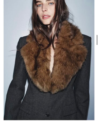 ZARA. Blazer marengo cuello pelito