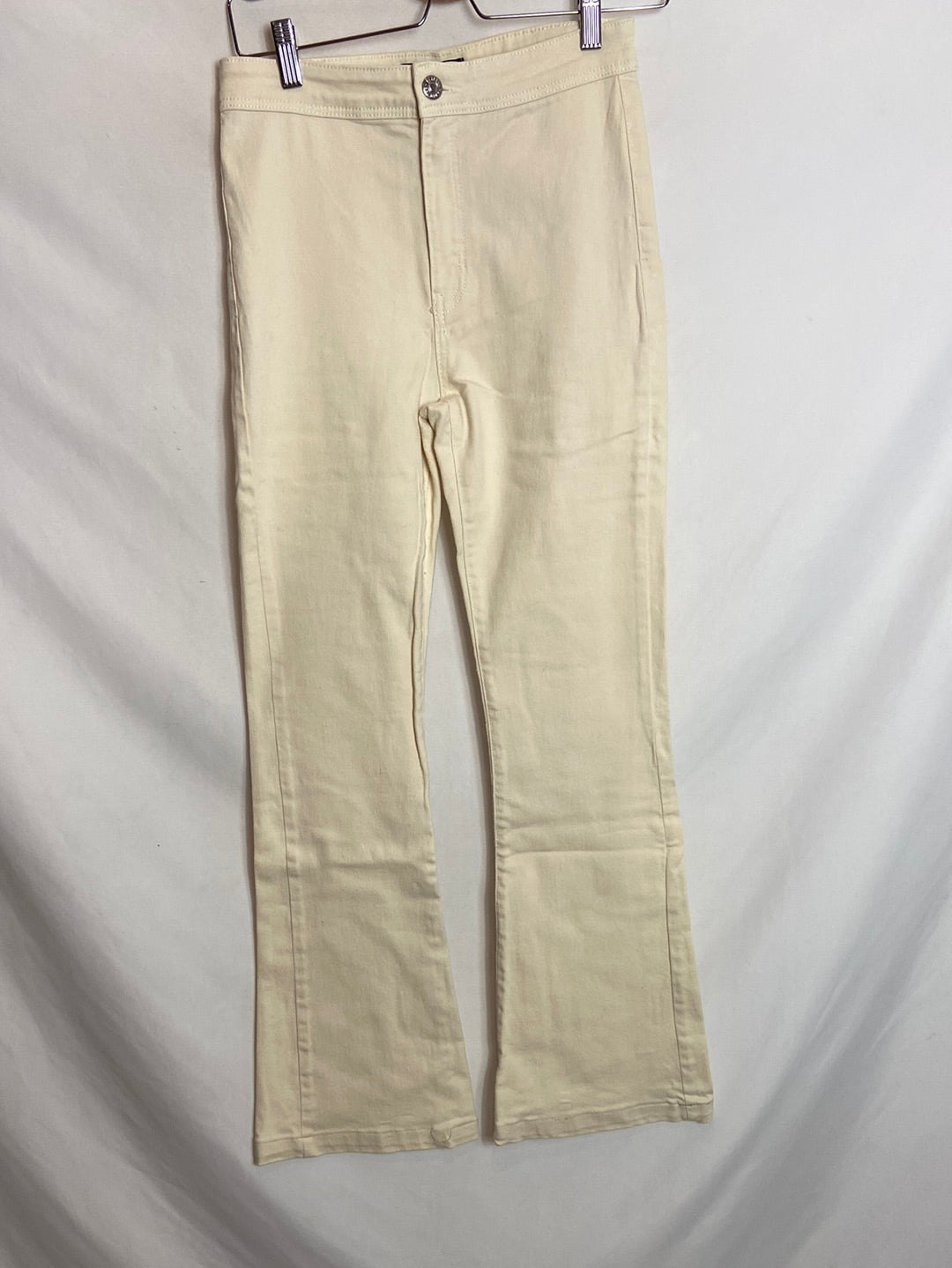 BERSHKA. Beige flared denim pants T.38