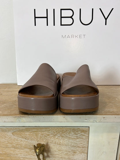 CARMELA. Sandalia plataforma piel. T 40