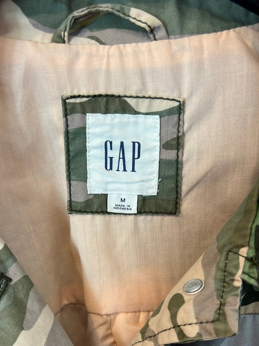 GAP. Chaqueta estampada bolsillos. T M