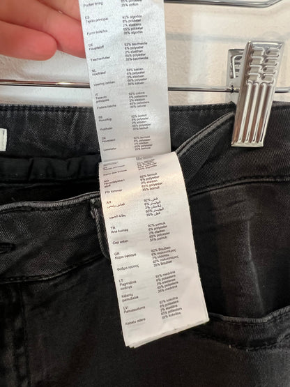 MAJE. Denim pitillo negro. T 38