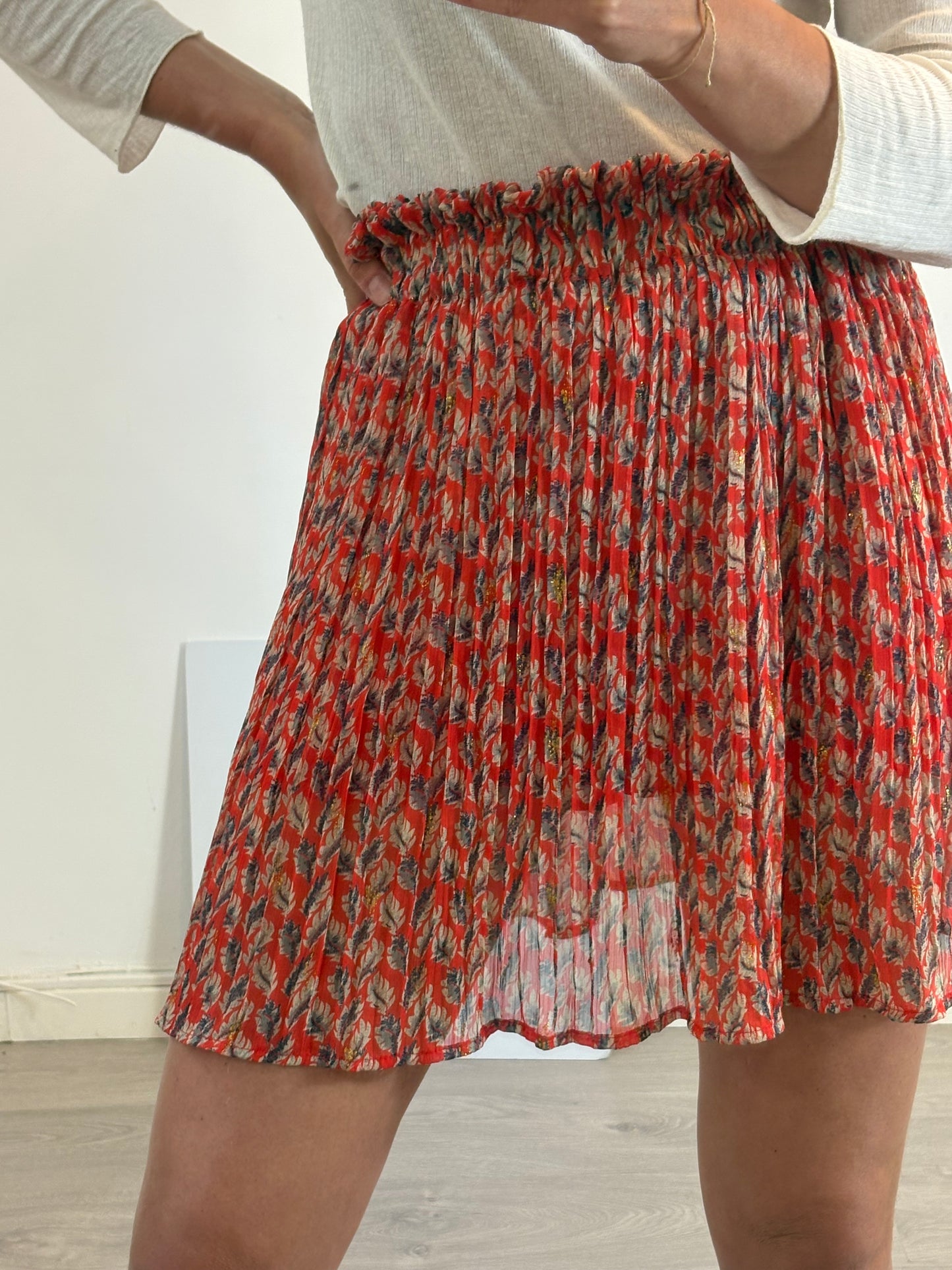 MFM. Falda pantalón corta plisada roja. T M/L