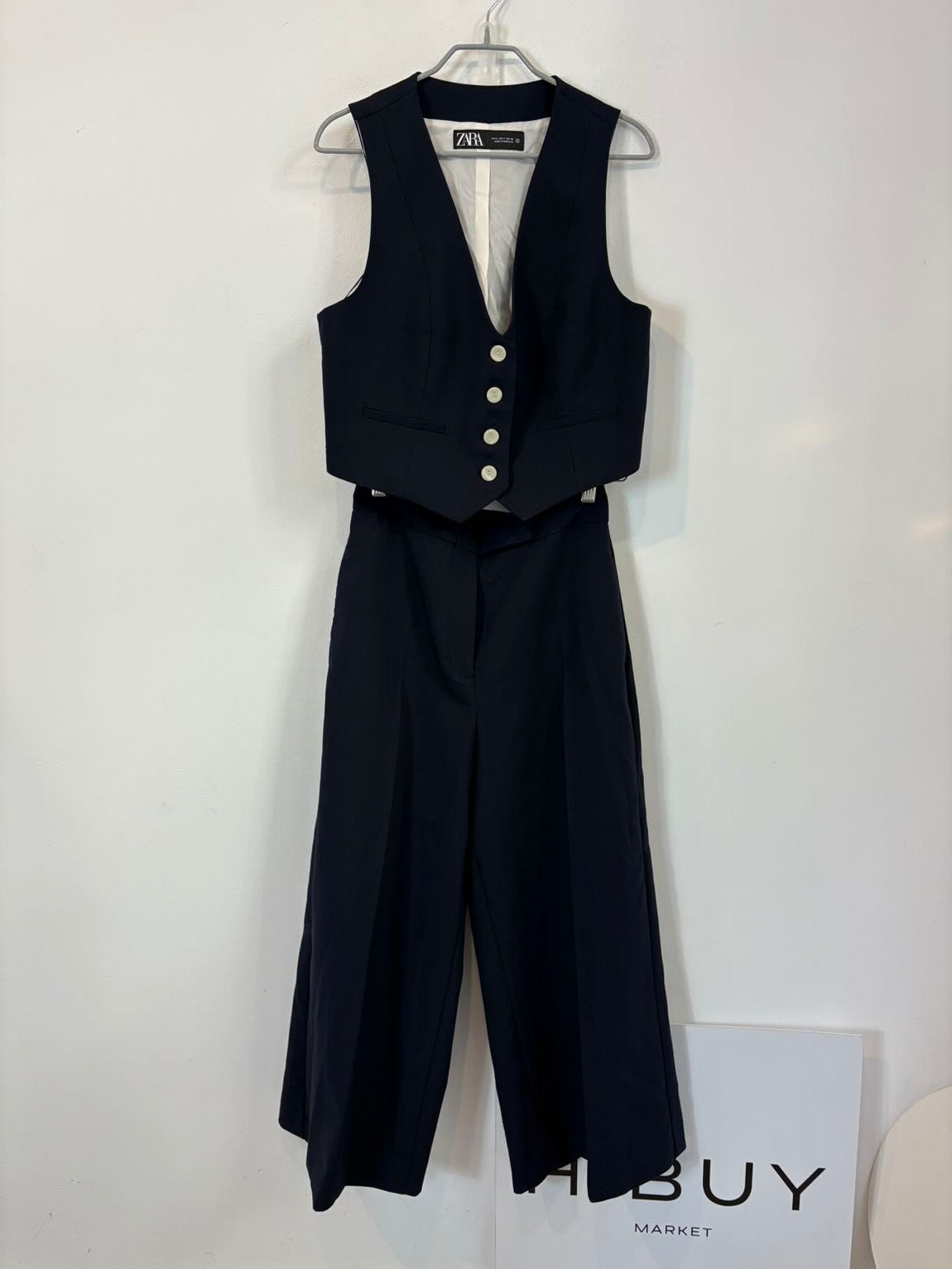 ZARA. Conjunto chaleco y pantalón pinzas azul