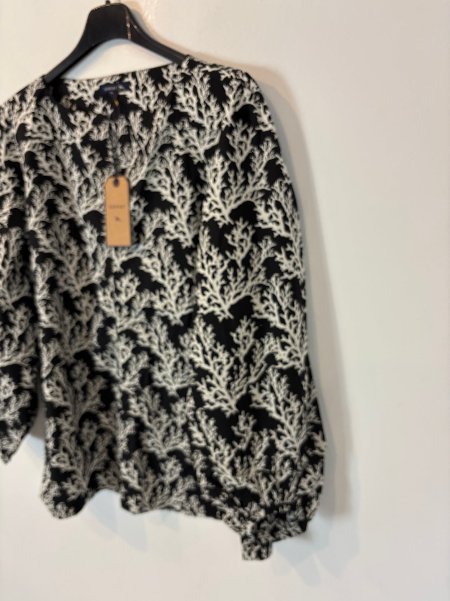 SOEUR. Blusa negra corales