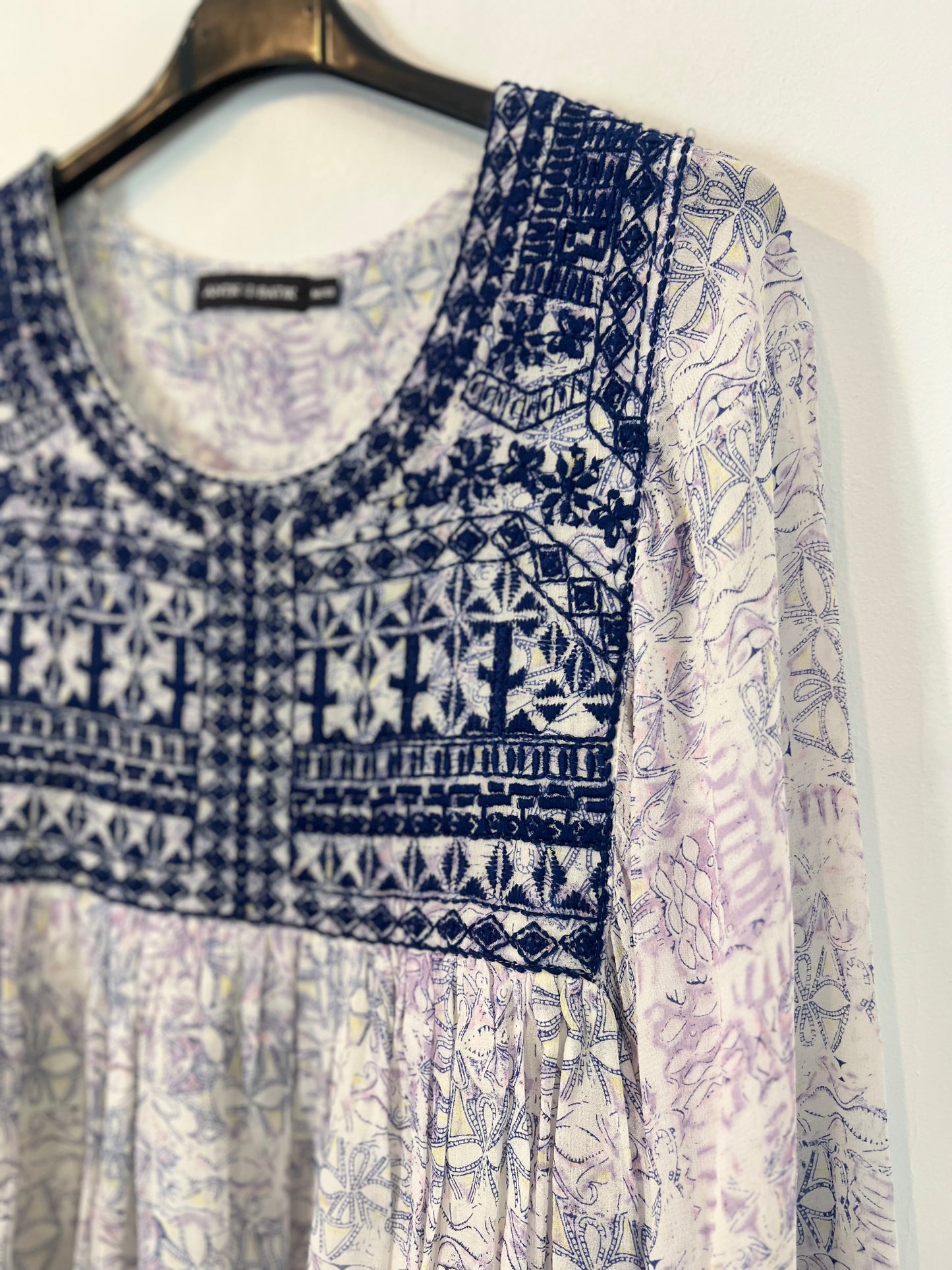 ANTIK BATIK. Blusa fluida bordada T.m