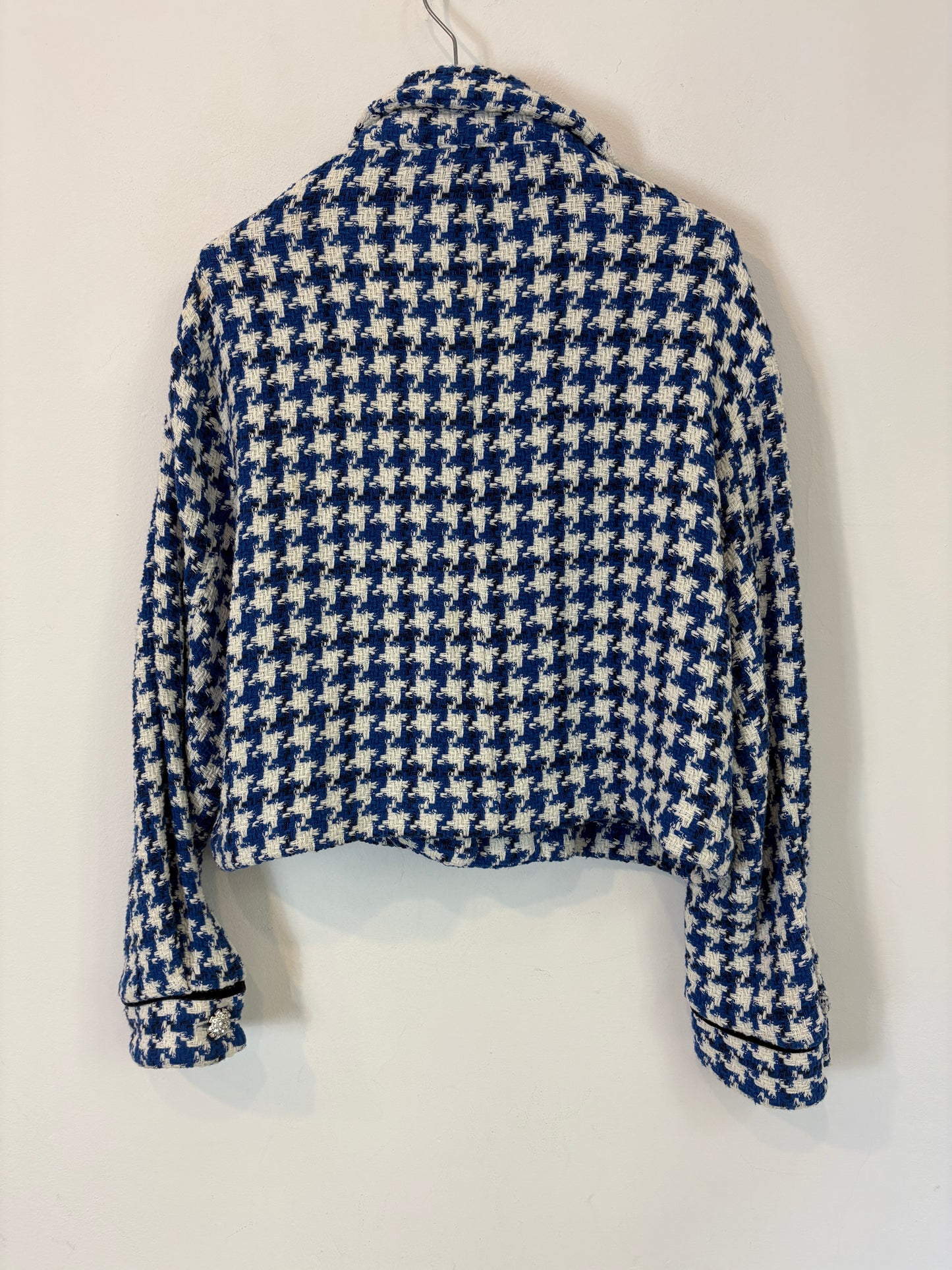 ZARA. Chaqueta tweed bicolor botones joya. T S