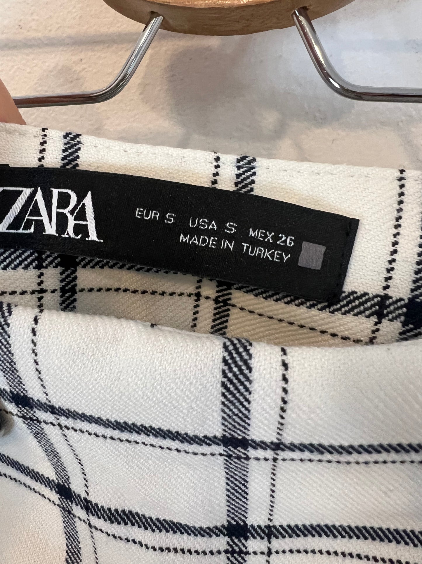 ZARA. falda/pantalón cuadros T.s