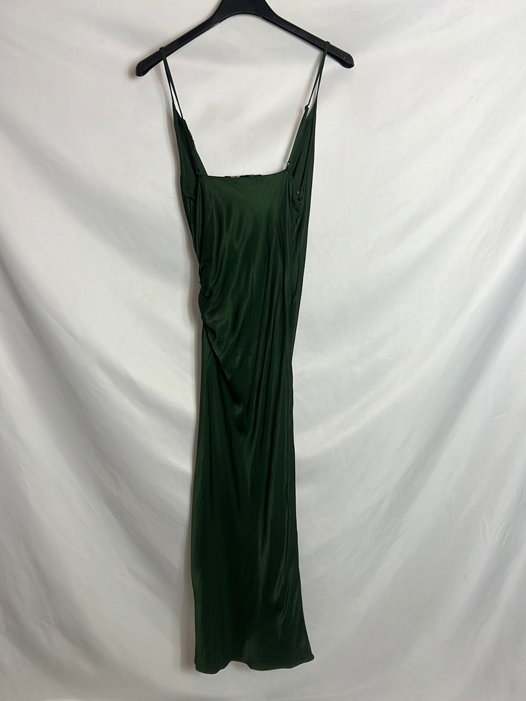 ZARA. Green satin midi dress. Size XS Hibuy market ZARA. Green satin midi dress. Size XS Hibuy market