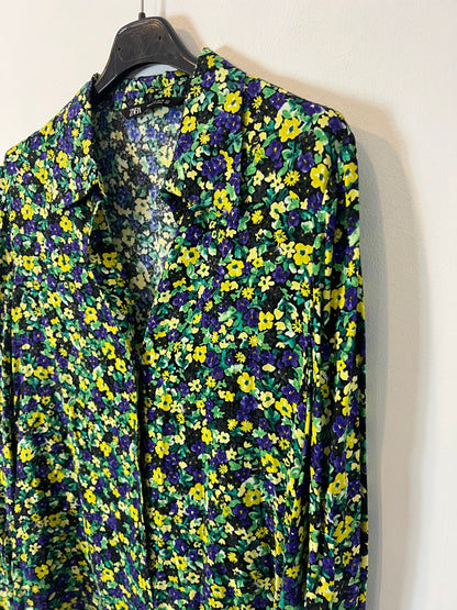 ZARA. Flowy floral blouse. TS