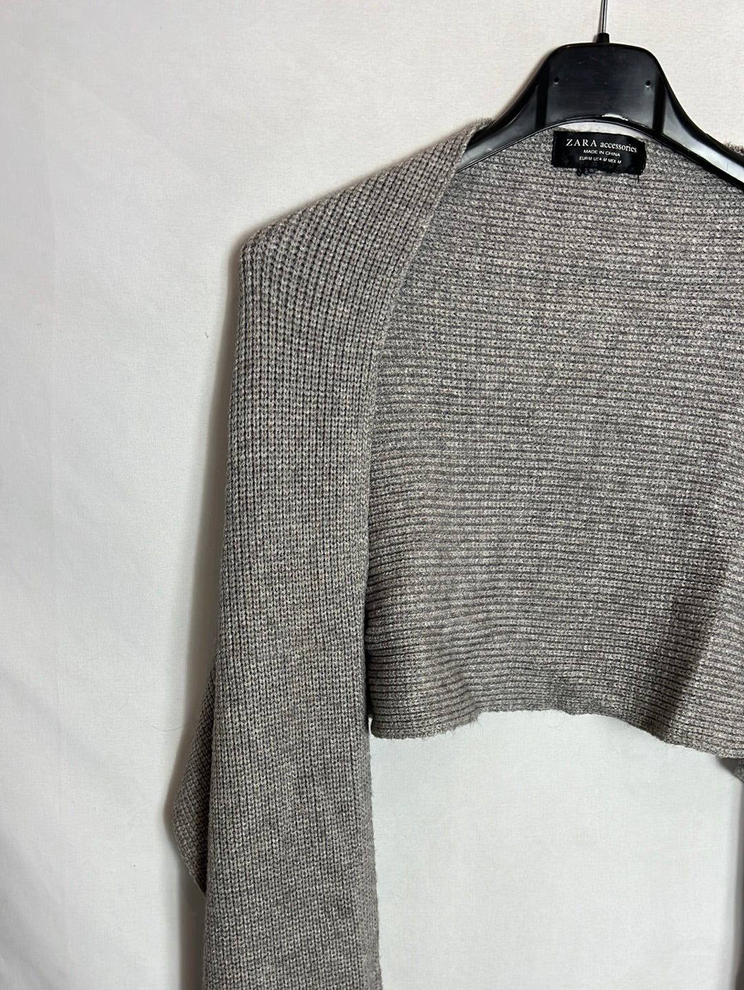 ZARA. Bufanda con mangas. TM