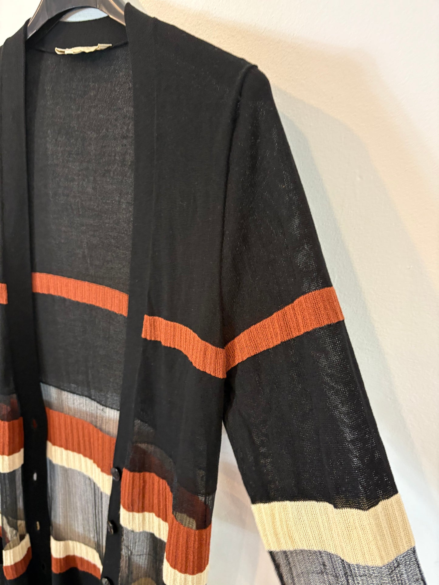 IS COMING. Conjunto punto rayas T.s