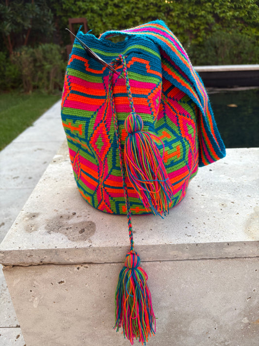 OTRAS. Bolso  hecho a mano colores