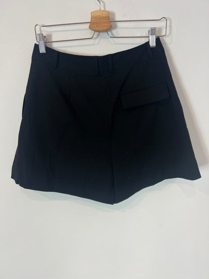 ZARA. Bermuda fluida negra. T M