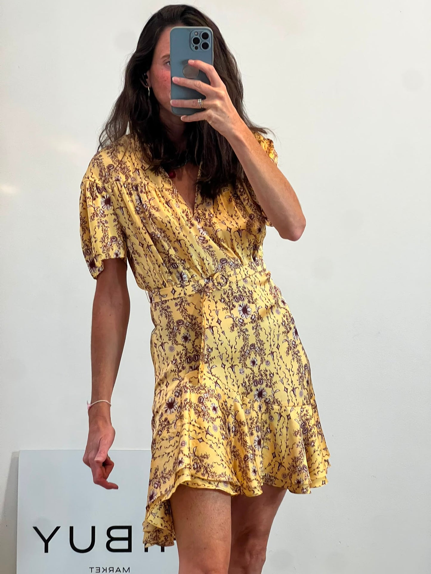 SANDRO. Vestido corto estampado