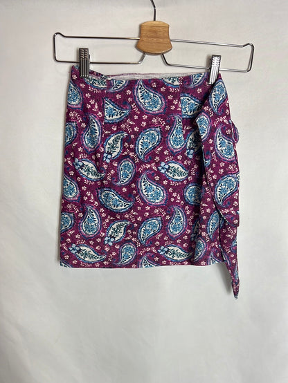 PULL&BEAR . Falda corta cruzada amebas. TXS