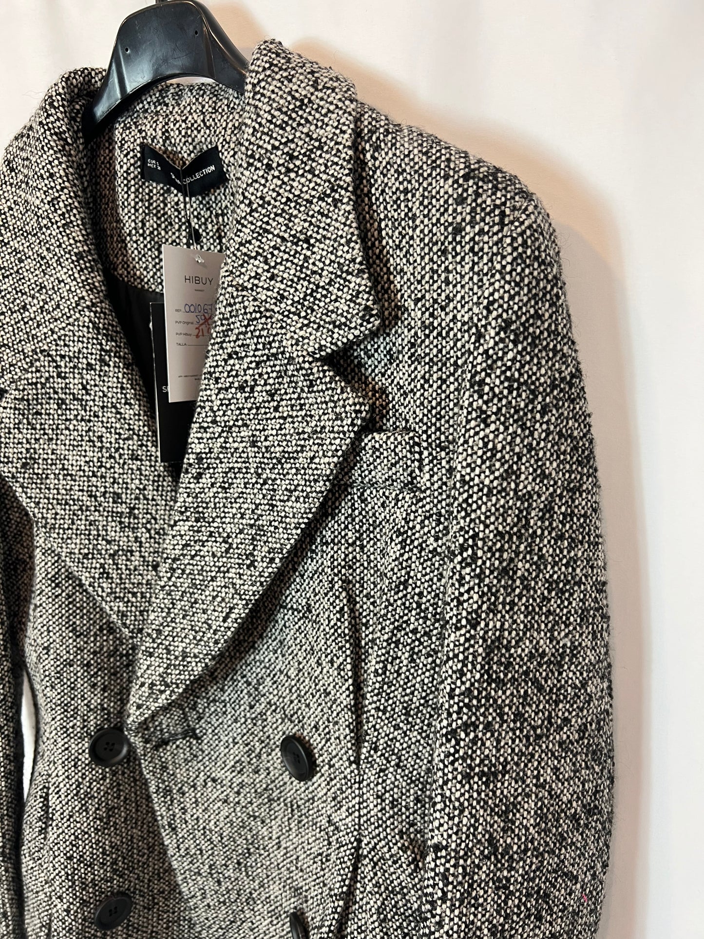 SFERA. Abrigo jaspeado negro y blanco T.s