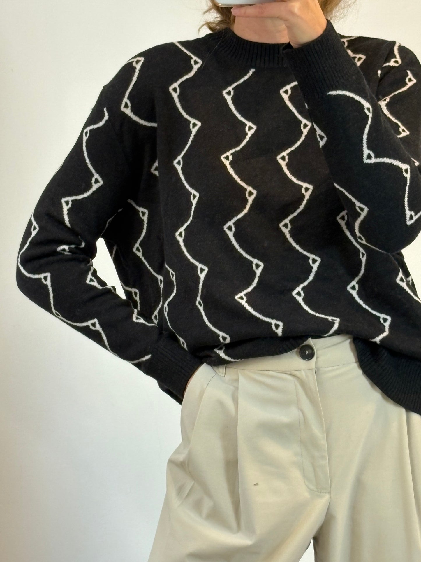 LA CASITA DE WENDY. Jersey negro lana dibujo