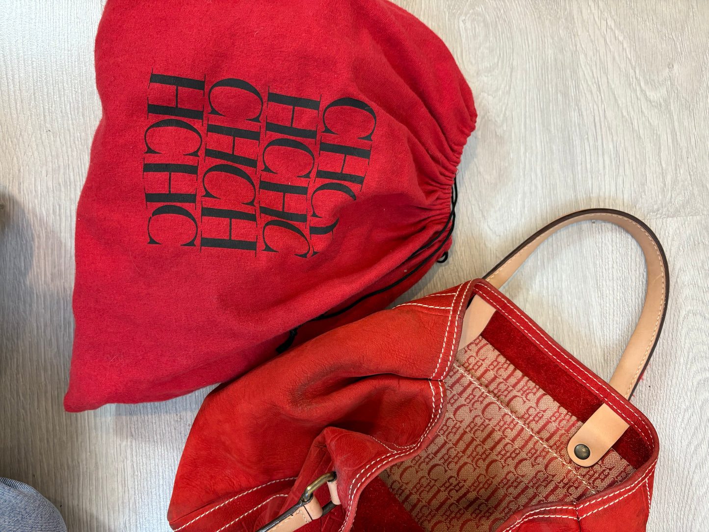 CAROLINA HERRERA. Bolso piel rojo