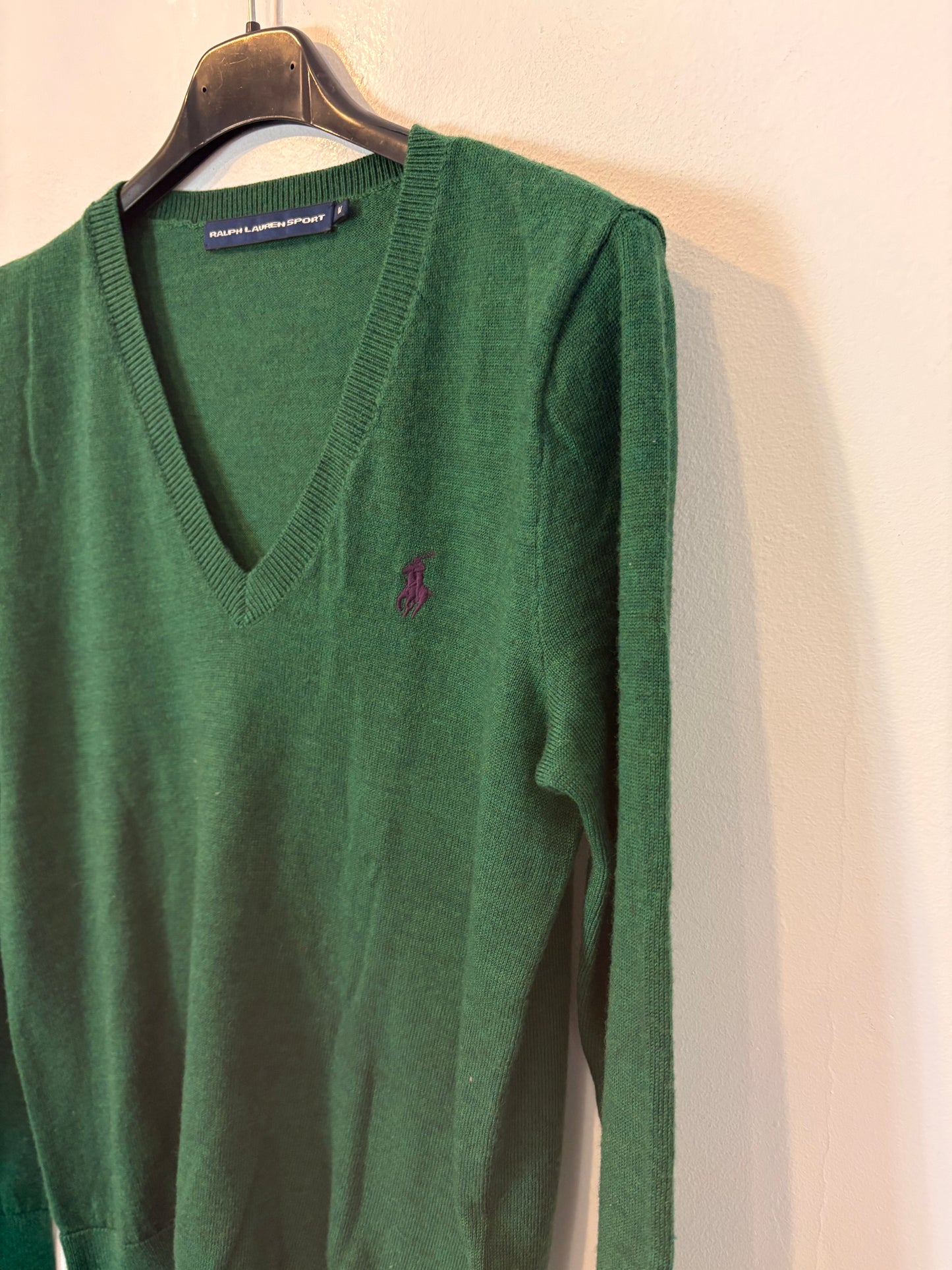 RALPH LAUREN SPORT. Jersey verde lana cuello pico