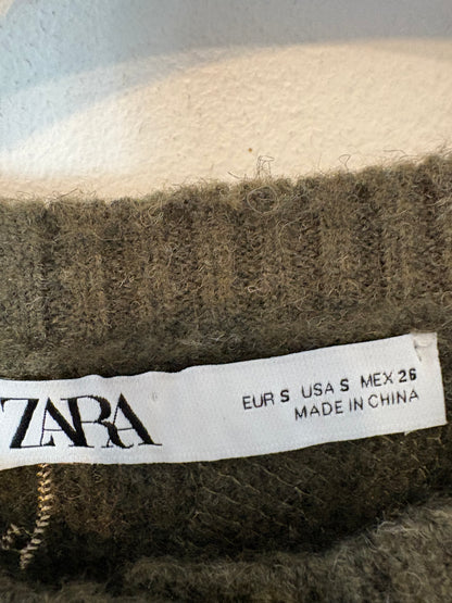 ZARA. Chaqueta punto verde lentejuelas