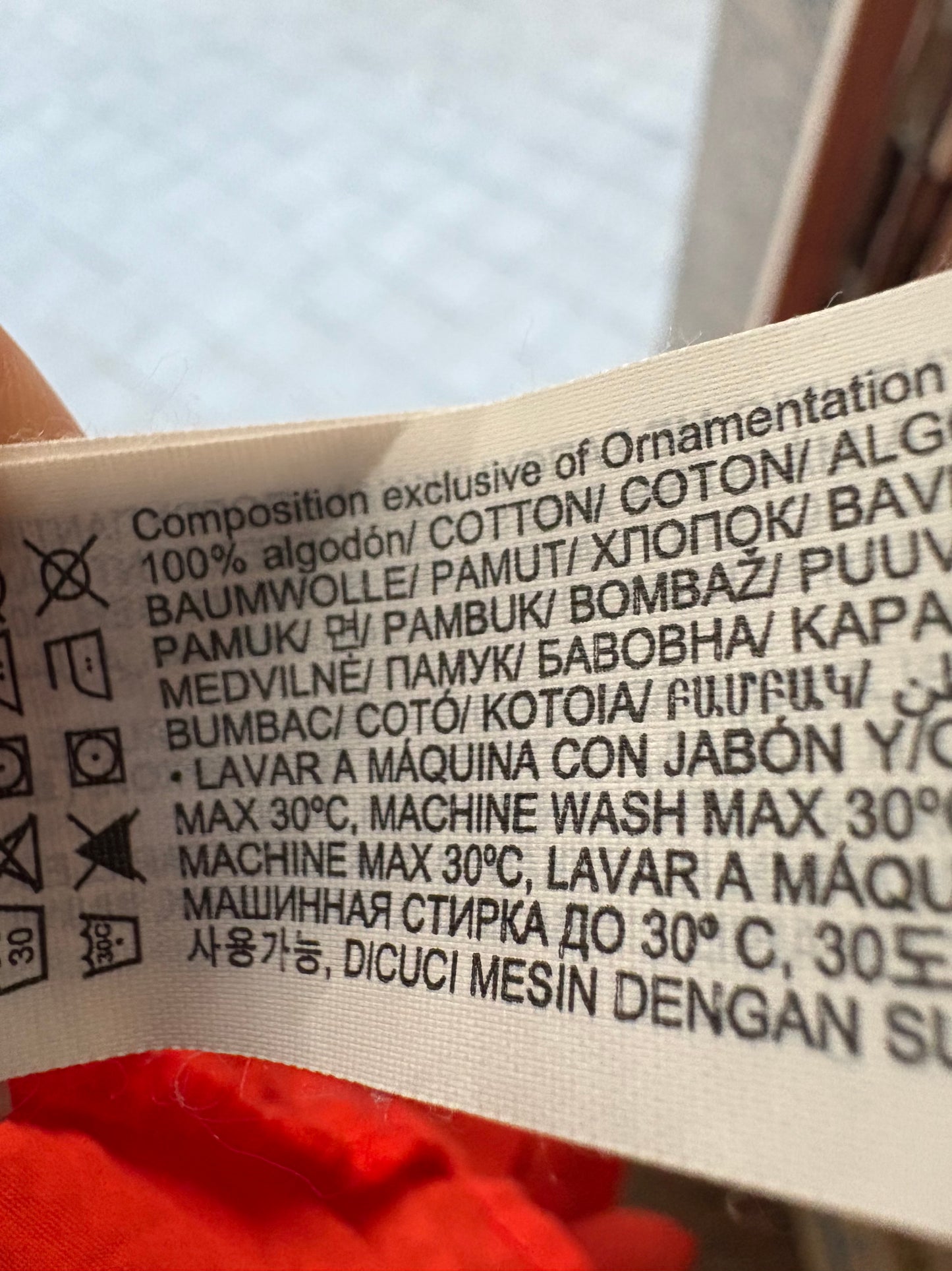 WOMEN´SECRET. Vestido largo rojo bordados. T M