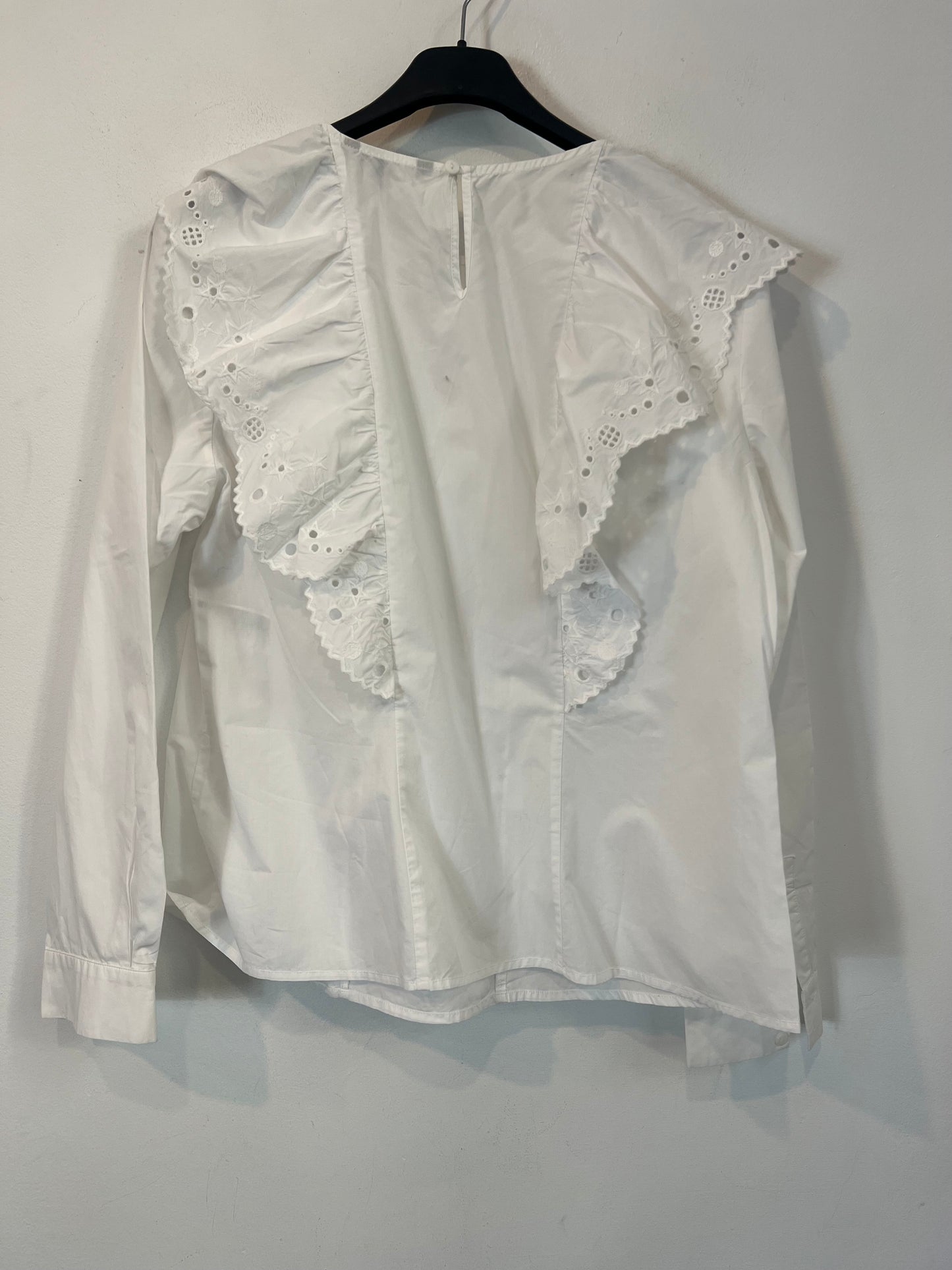 TARA JARMON. Blusa blanca volantes  T.42 (m)