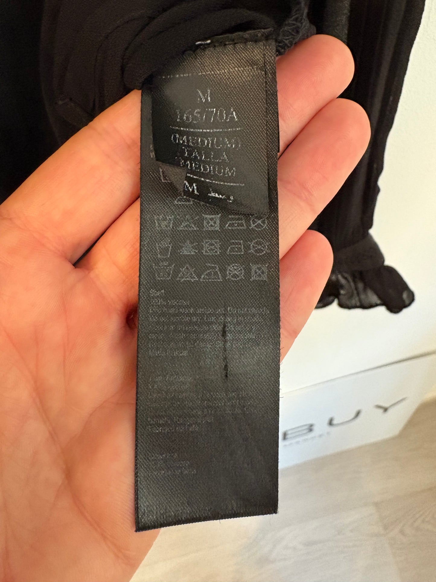 ALL SAINTS. Blusa negra semi transparente