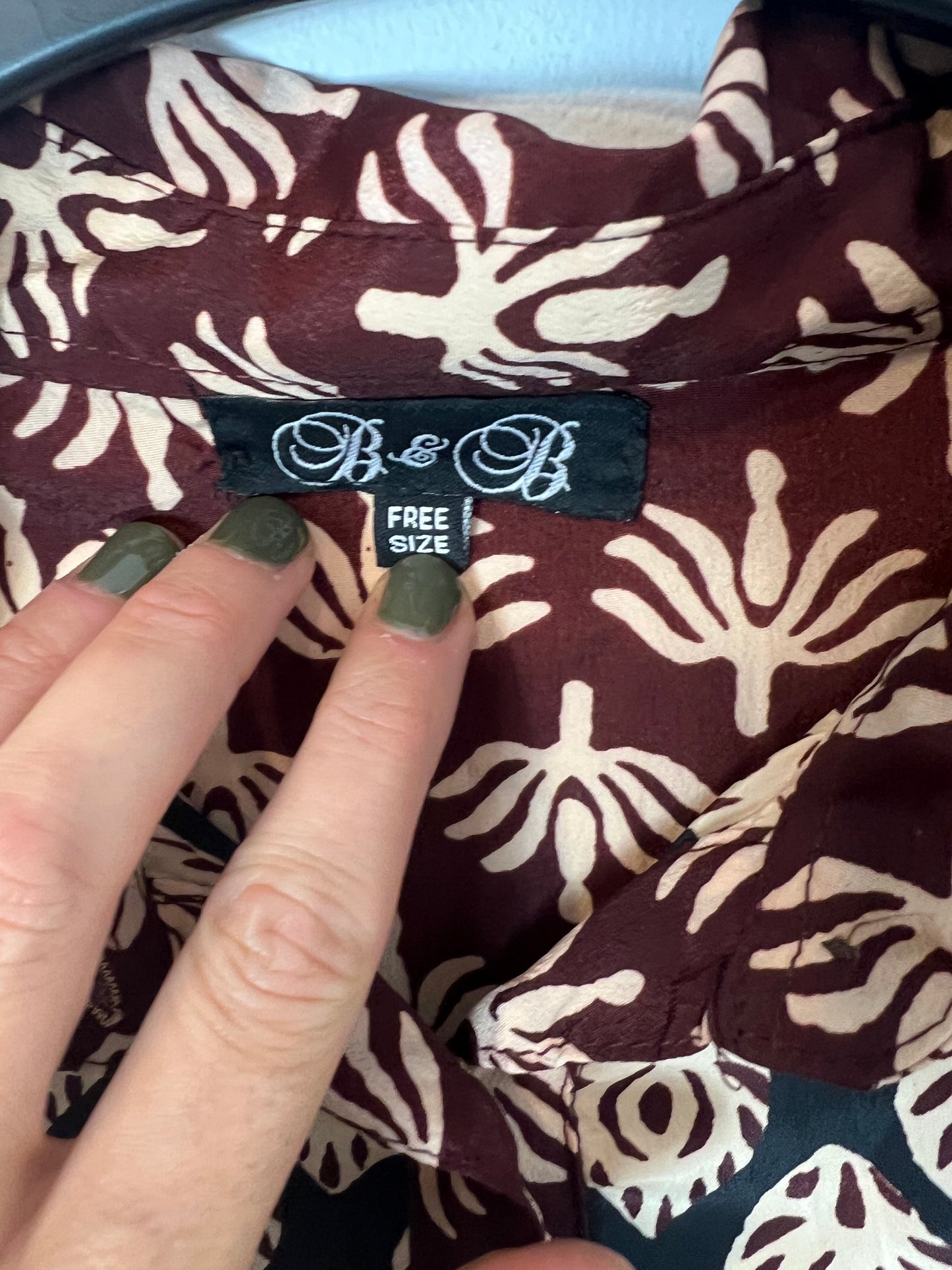 OTHERS. Total look: flowing trousers and YOUR top