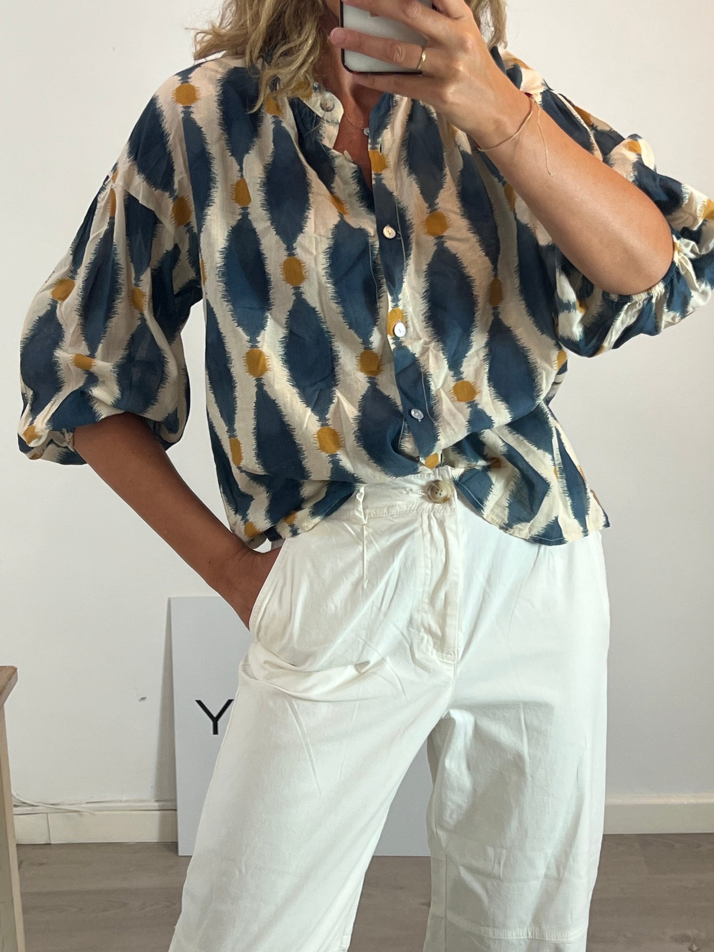 ZUA. Printed blouse with a mandarin collar. YOU (M)