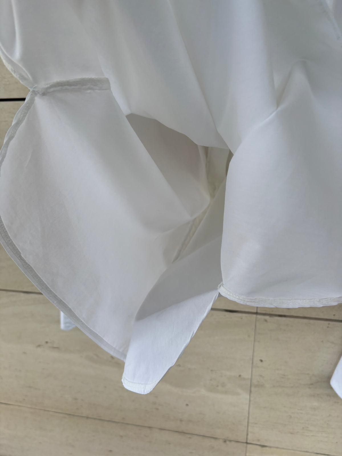 PEDRO DE HIERRO. Blusa blanca fluida