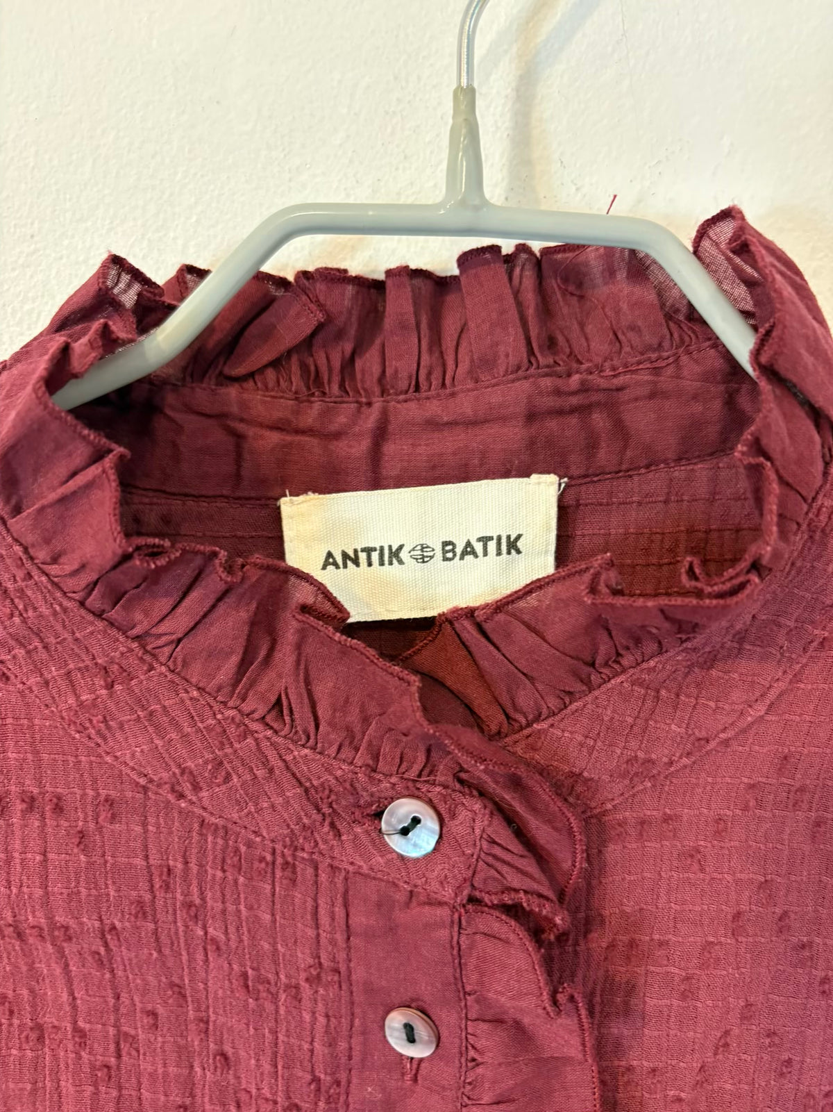 ANTIK BATIK. Blusa burdeos textura