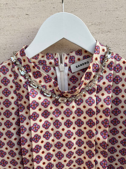 SANDRO. Vestido corto estampado detalle cuello