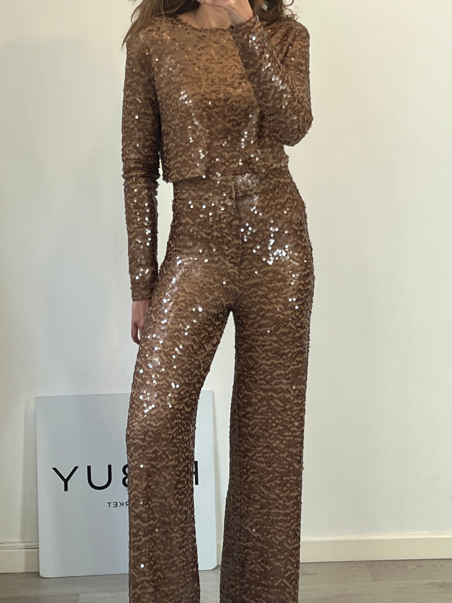 ZARA. Beige and gold sequined trousers. TS