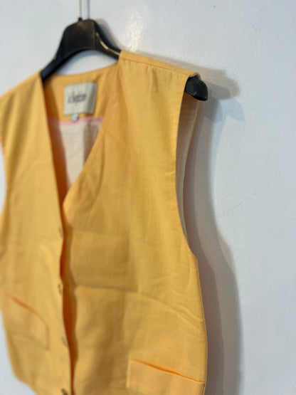 JOSEPHINE. Yellow Vest Ts