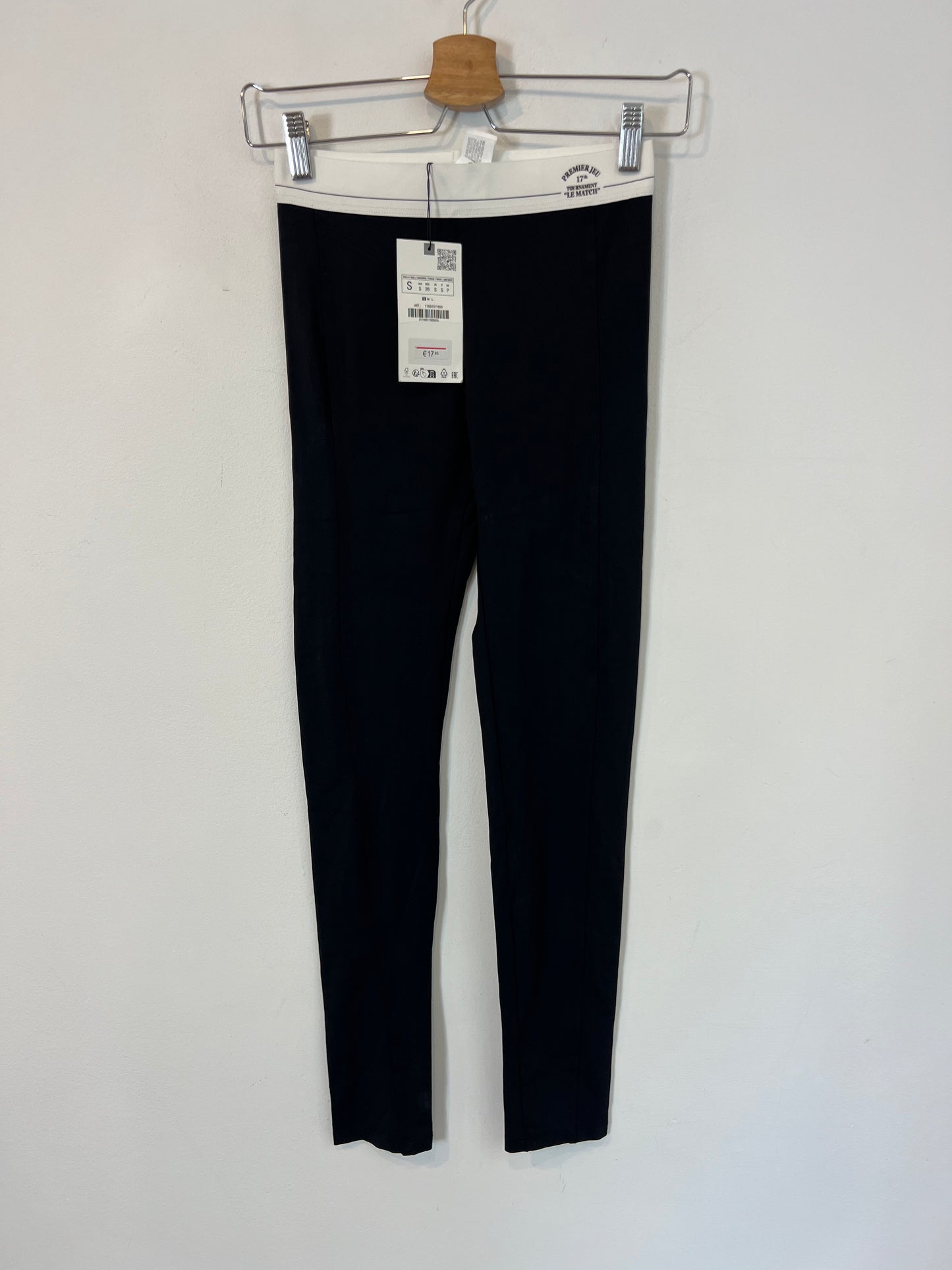 ZARA. Mallas deportivas detalle cintura. T S