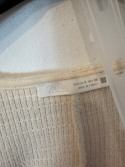 ZARA. Conjunto beige textura lazo