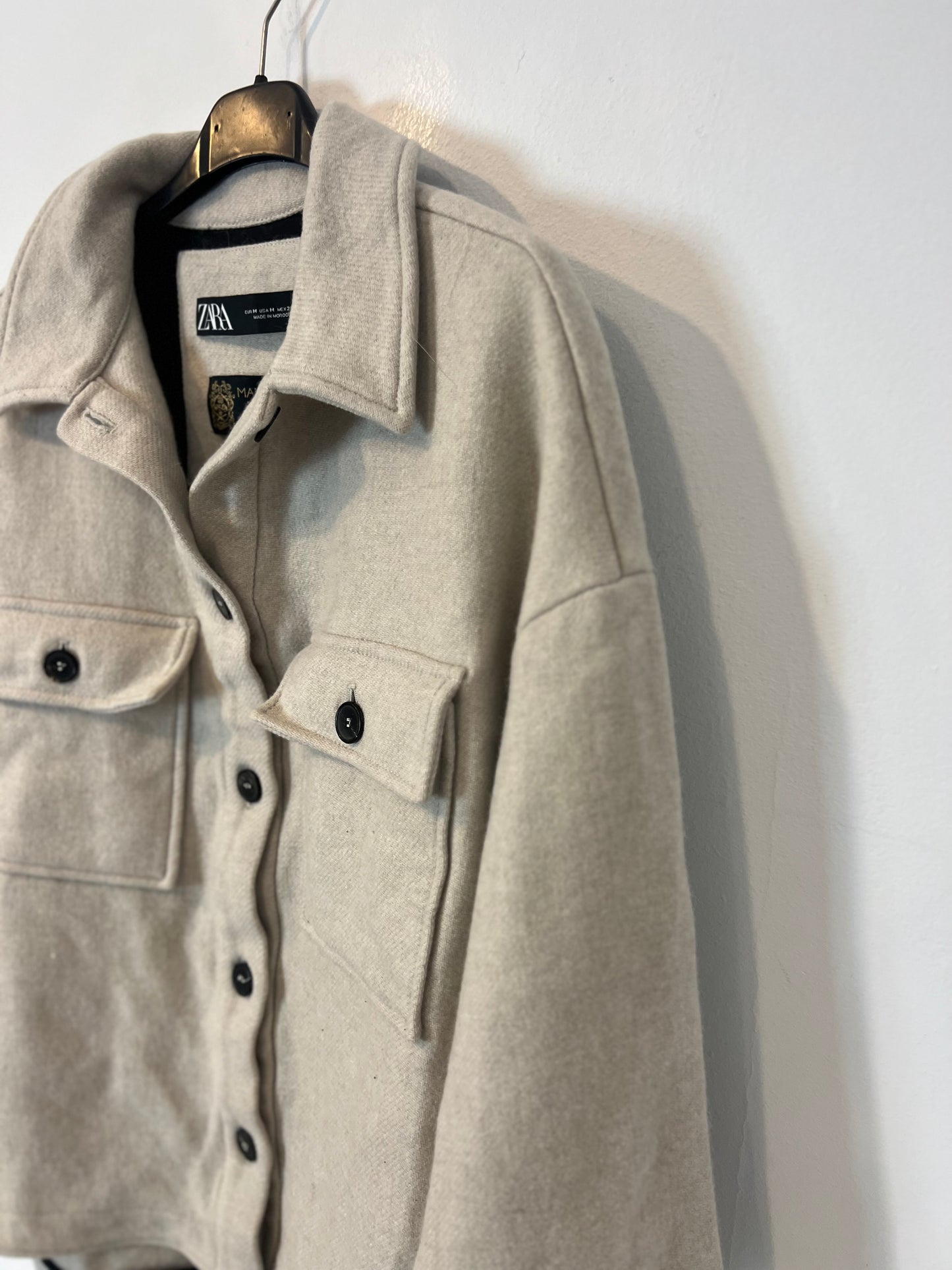 ZARA. Chaqueta lana beige botones T.m