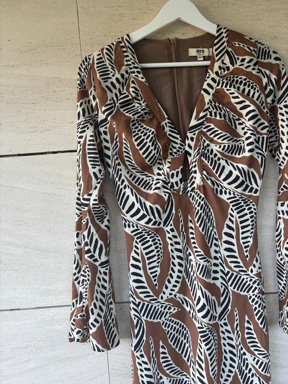NTB. Vestido largo estampado aberturas