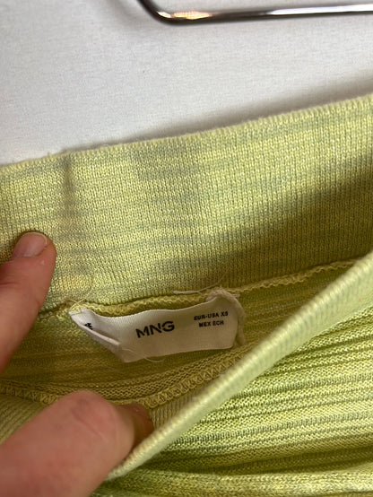 MANGO. Total look verde textura. T XS/S