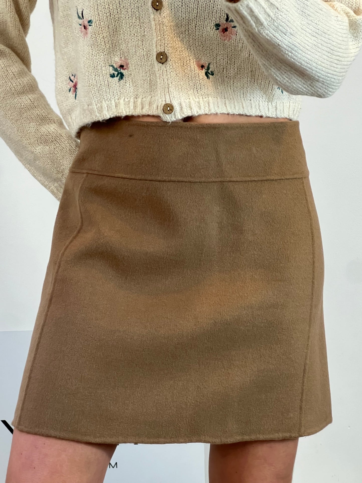 MAxMARA. Falda camel lana. T 40