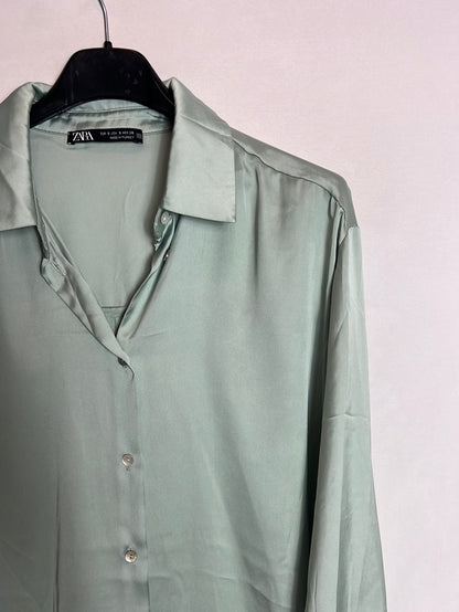 ZARA. Blusa verde agua satinada. T S