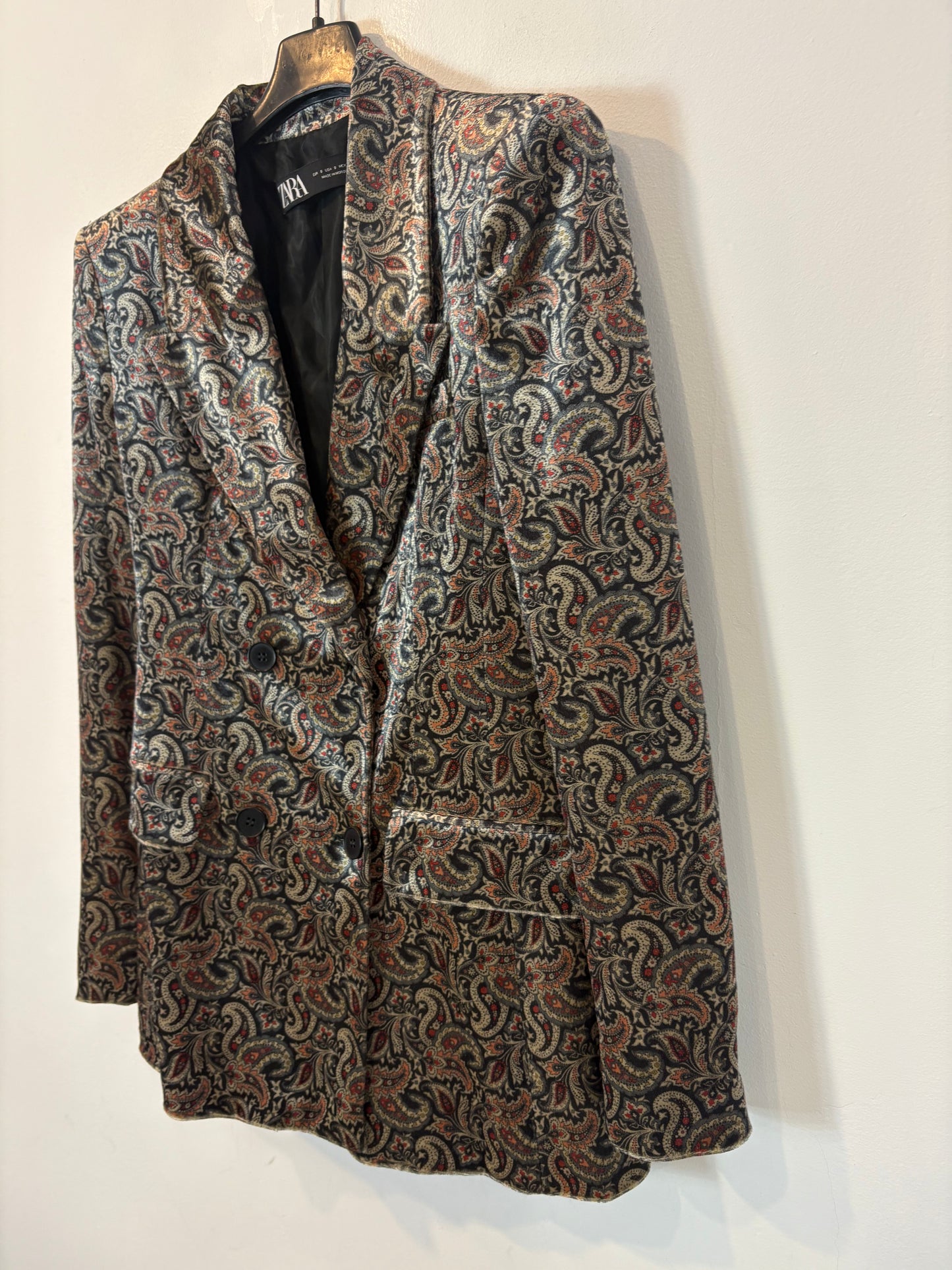 ZARA. Black stretch knit top. TL