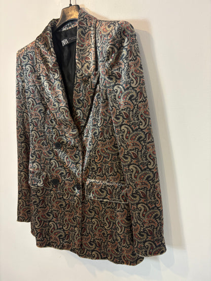 ZARA. Black stretch knit top. TL