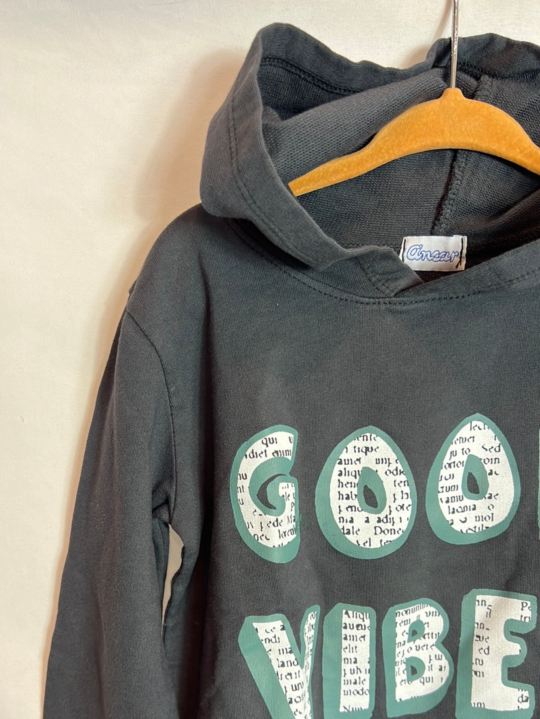 ANCAR. Sudadera azul fina letras