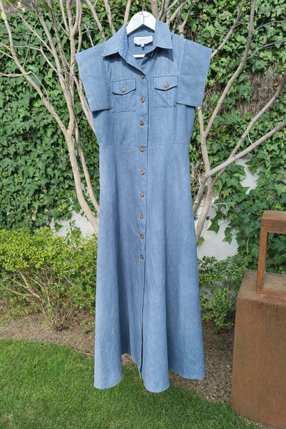 IQ COLLECTION. Vestido largo azul abotonado