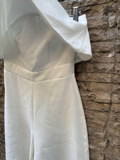 ZARA. Mono blanco fluido