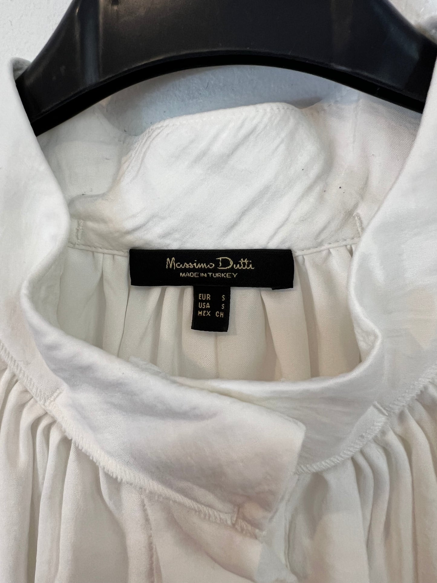 MASSIMO DUTTI. Vestido blanco fluido T.s